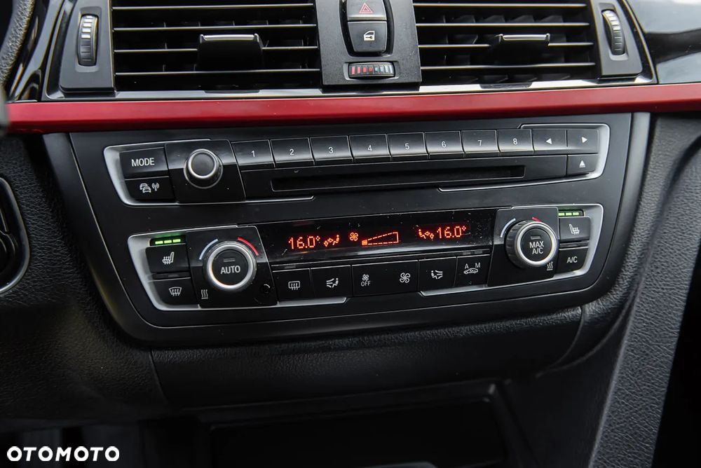 BMW 3GT 328i Sport-Aut Sport Line - 23