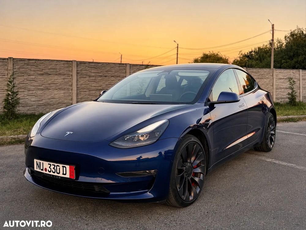 Tesla Model 3 - 1