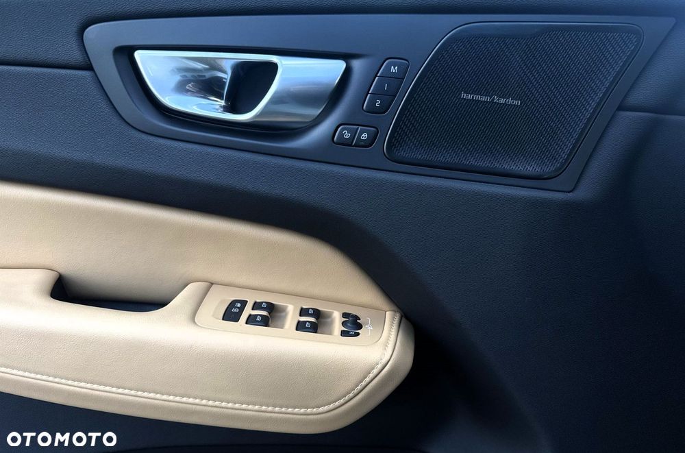 Volvo XC 60 - 22