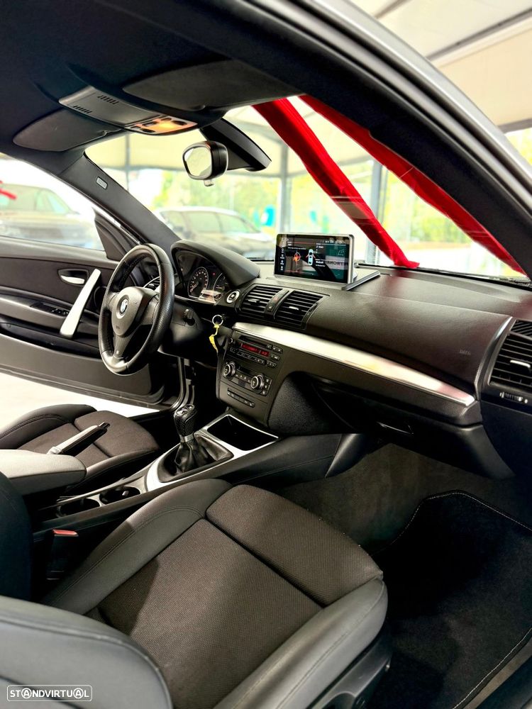 BMW 118 d Pack M - 19