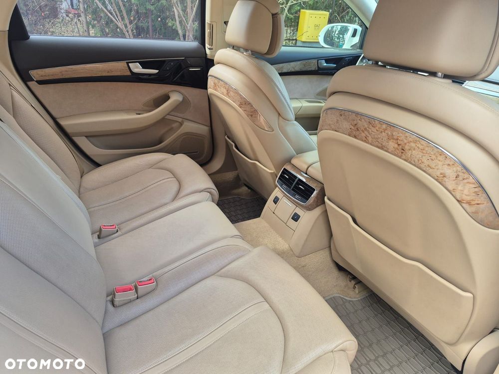 Audi A8 4.2 TDI DPF (clean diesel) quattro tiptronic - 25