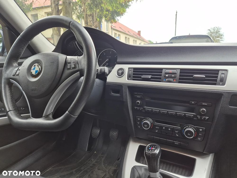 BMW Seria 3 318d - 8