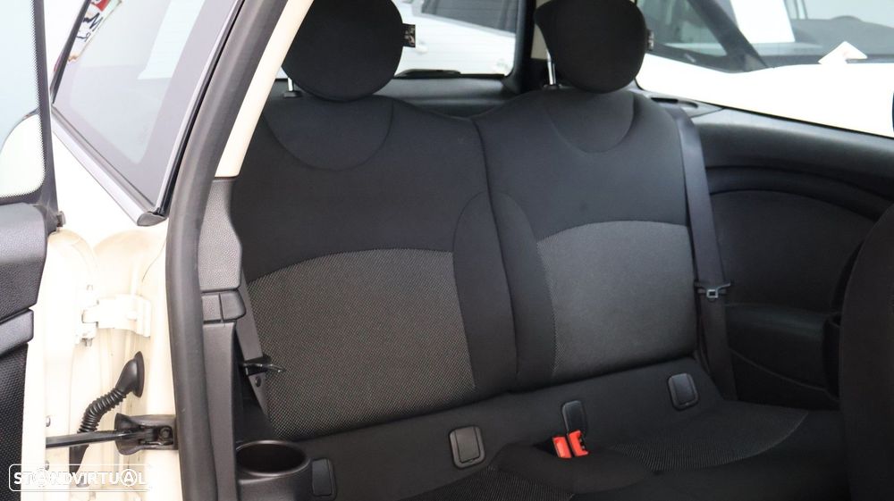 MINI Clubman One D - 17