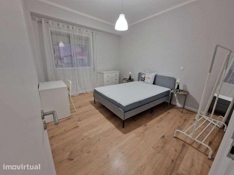 T3 renovado em Vila Nova de Gaia, junto ao metro Sto Ovídio - Grande imagem: 3/8