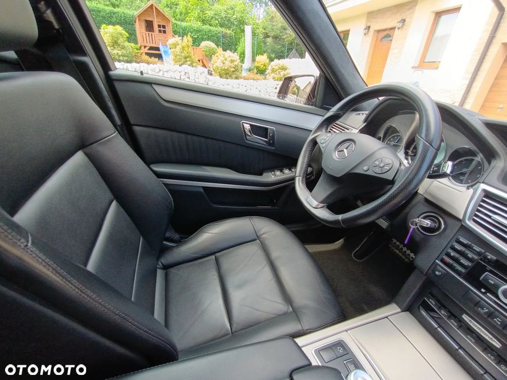 Mercedes-Benz Klasa E 300 CDI DPF BlueEFFICIENCY 7G-TRONIC Avantgarde - 39