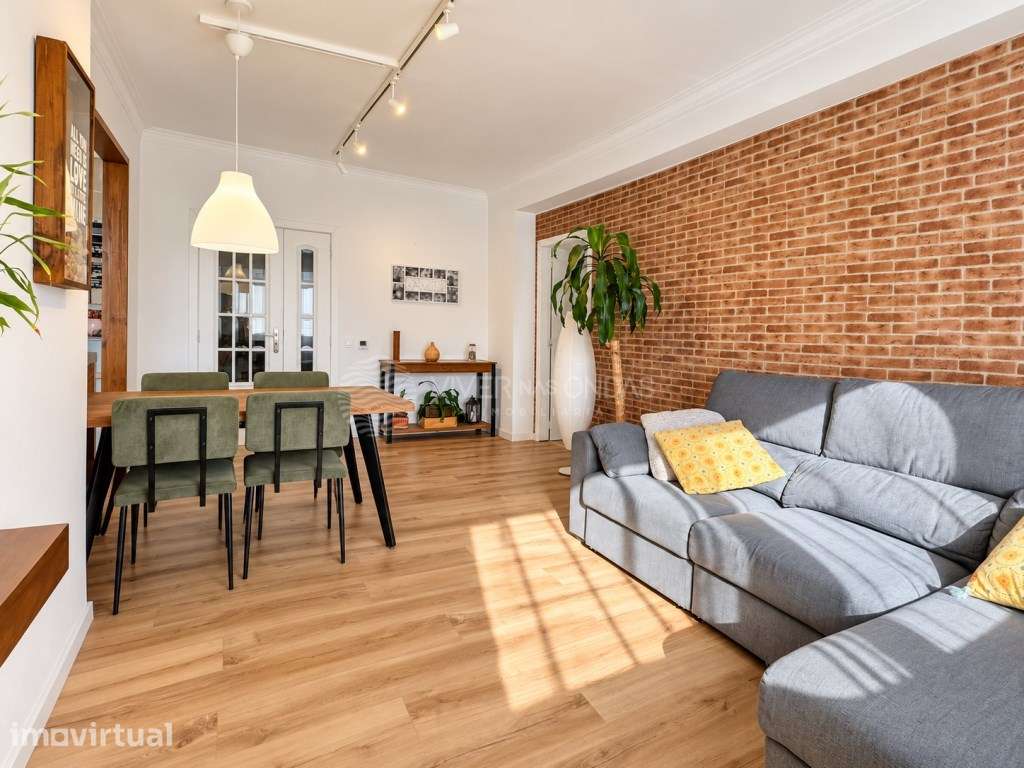 VENDE-SE | APARTAMENTO T2 TOTALMENTE REMODELADO | COM GARAGEM FECHA... - Grande imagem: 4/29