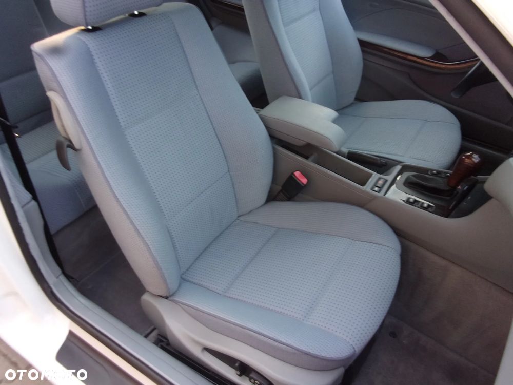 BMW Seria 3 - 36