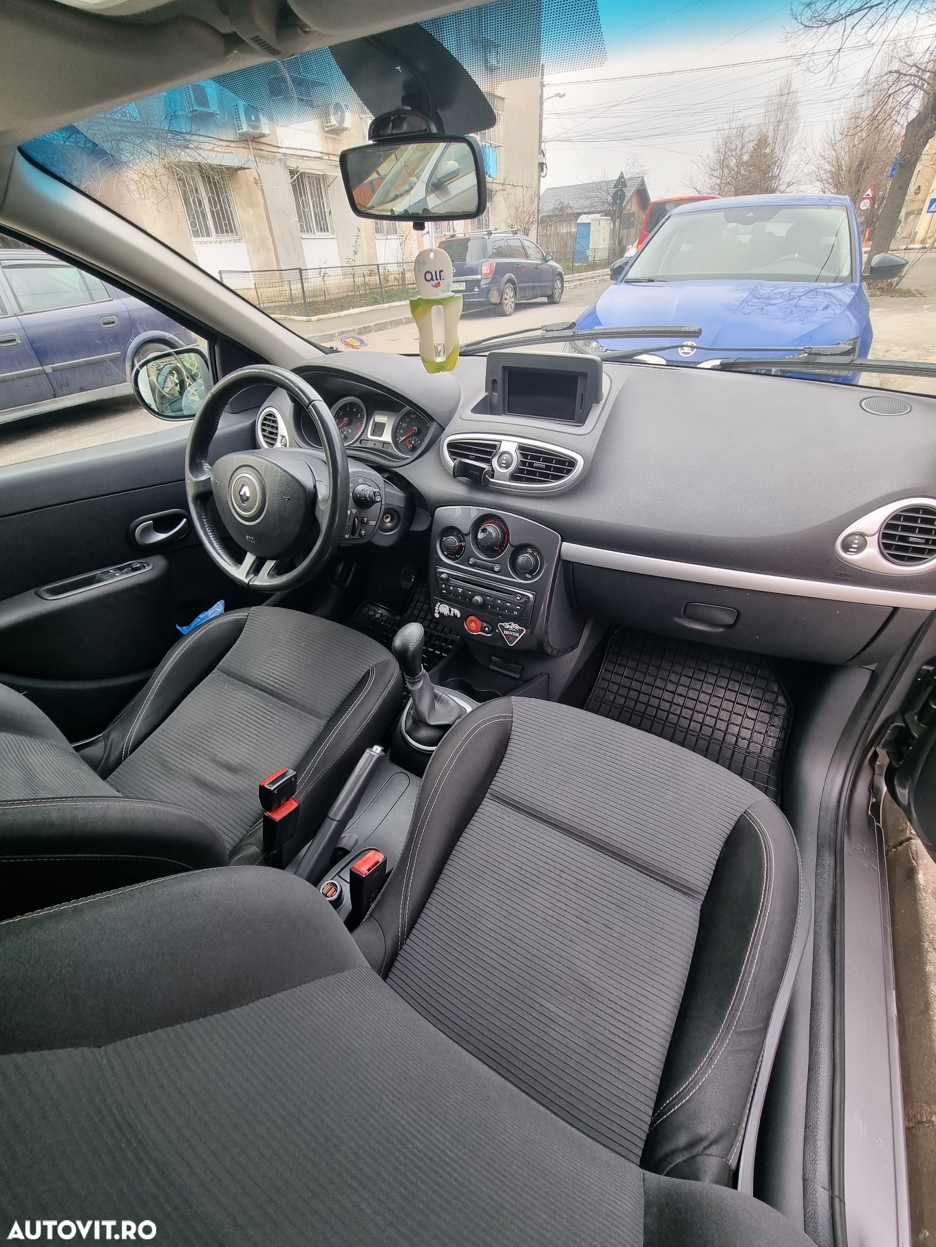 Renault Clio III 1.2 16V Authentique - 11