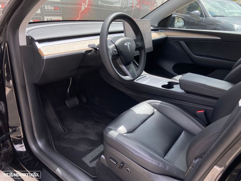Tesla Model Y Long Range Dual Motor AWD - 8