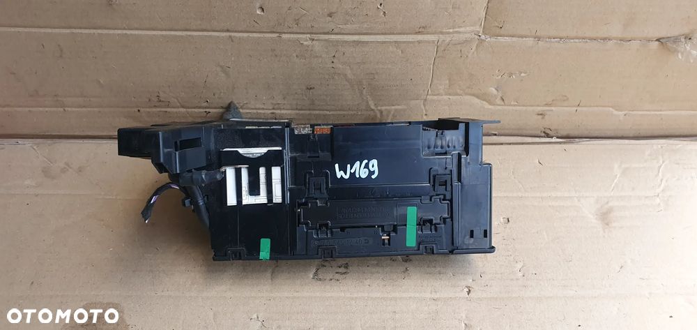 Skrzynka bezpieczników bezpieczniki Mercedes A-Klasa W169 1695451740 - 2