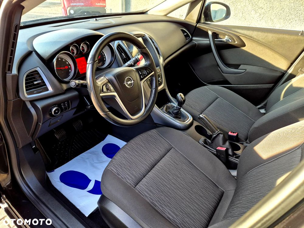 Opel Astra 1.4 Turbo Selection - 11