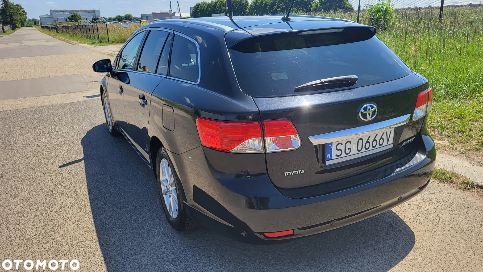 Toyota Avensis 2.0 D-4D Premium - 9