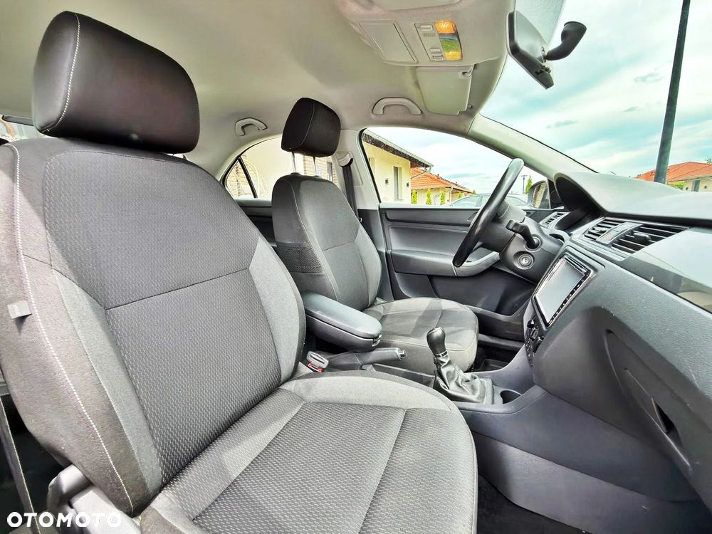 Skoda RAPID - 15