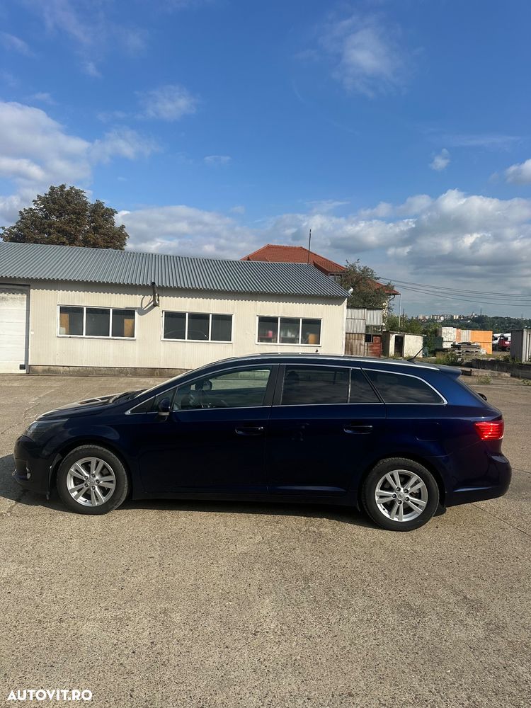 Toyota Avensis - 5