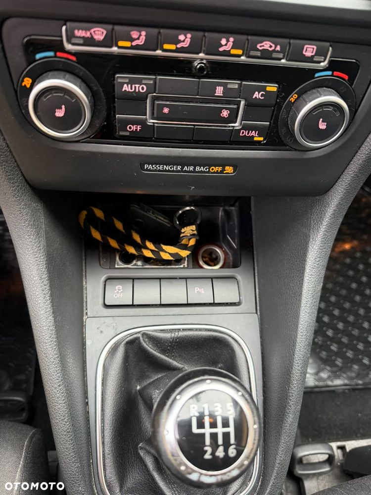 Volkswagen Golf - 28