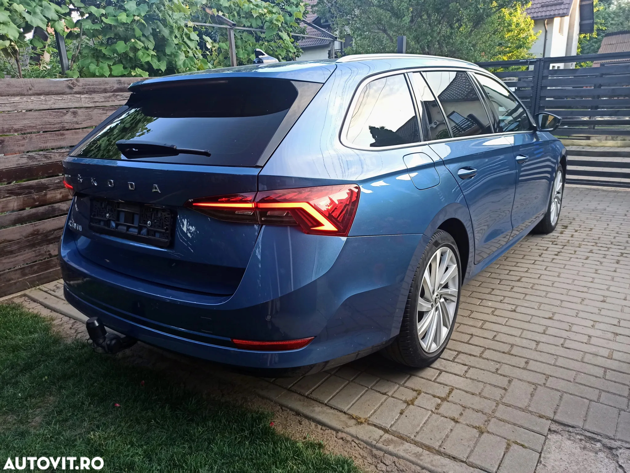Skoda Octavia Combi 2.0 TDI DSG Style - 4