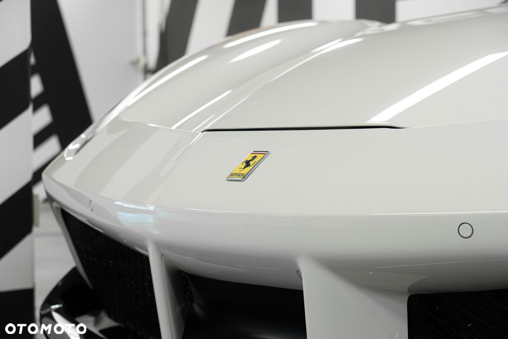 Ferrari 488 - 12
