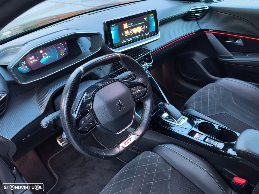 Peugeot e-208 GT - 10