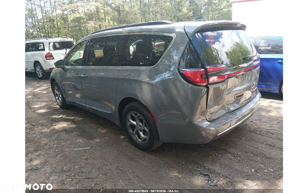 Chrysler Pacifica - 3