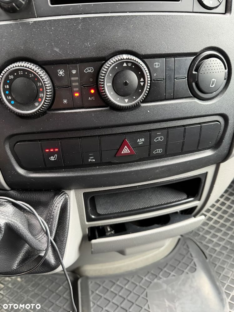 Mercedes-Benz Sprinter - 8