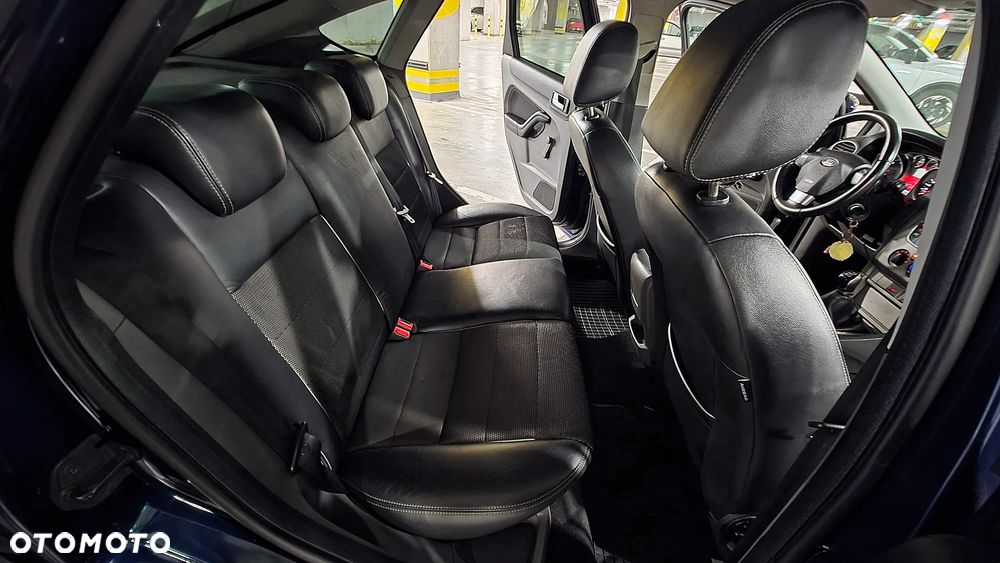 Ford Focus 1.6 TDCi Ghia - 8
