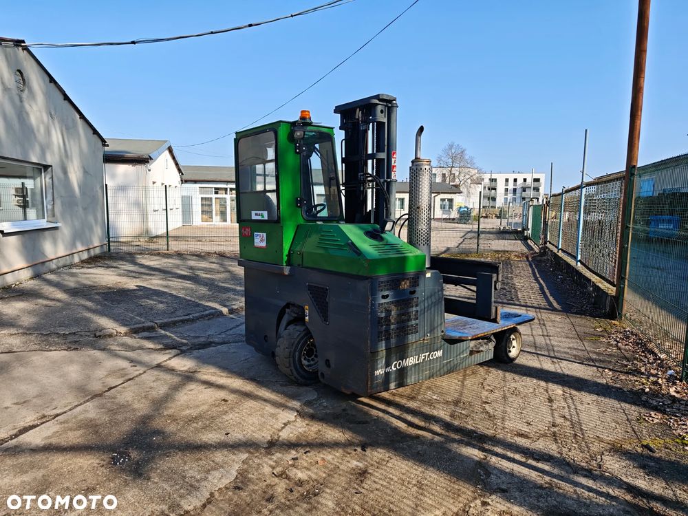 Combilift CZTEROKIERUNKOWY - WIELOKIERUNKOWY | COMBILIFT C3000 | GAS | TRIPLEX 5550MM - 6