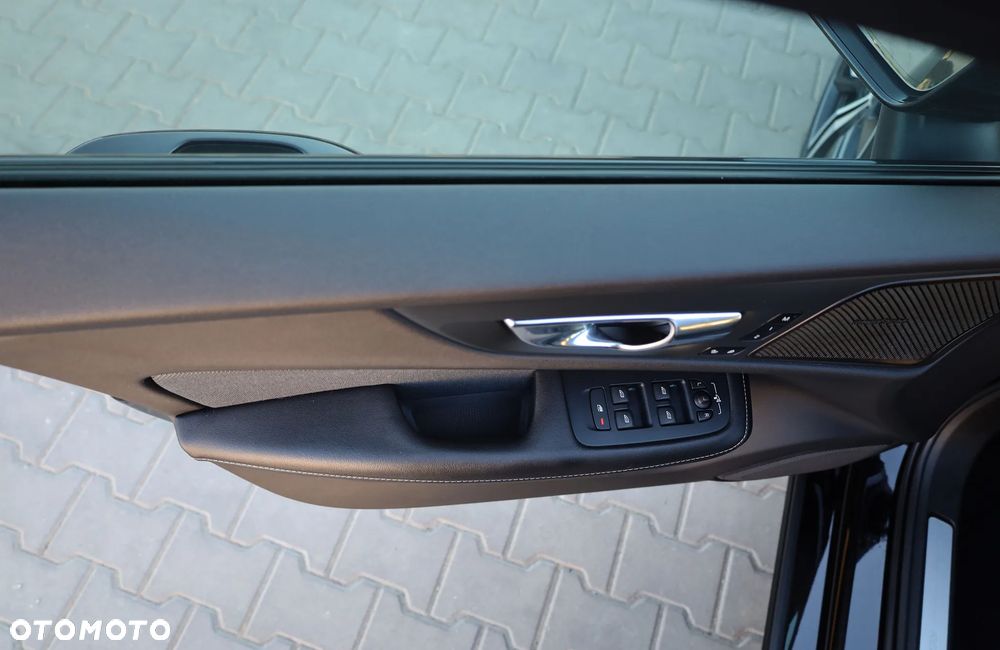 Volvo V60 T8 AWD Twin Engine Geartronic R-Design - 19