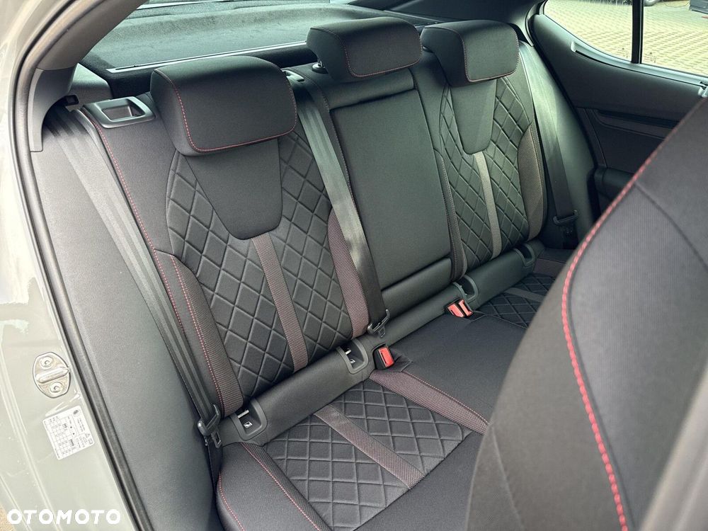 Skoda Octavia 2.0 TSI RS DSG - 22