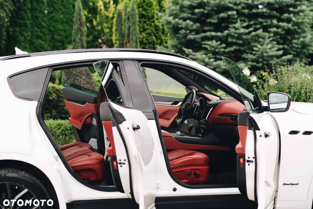 Maserati Levante S - 24