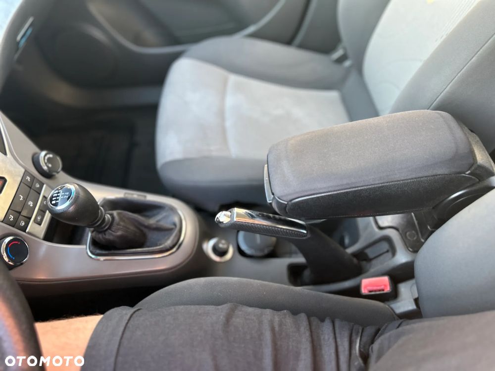 Chevrolet Cruze 1.6 Base - 10