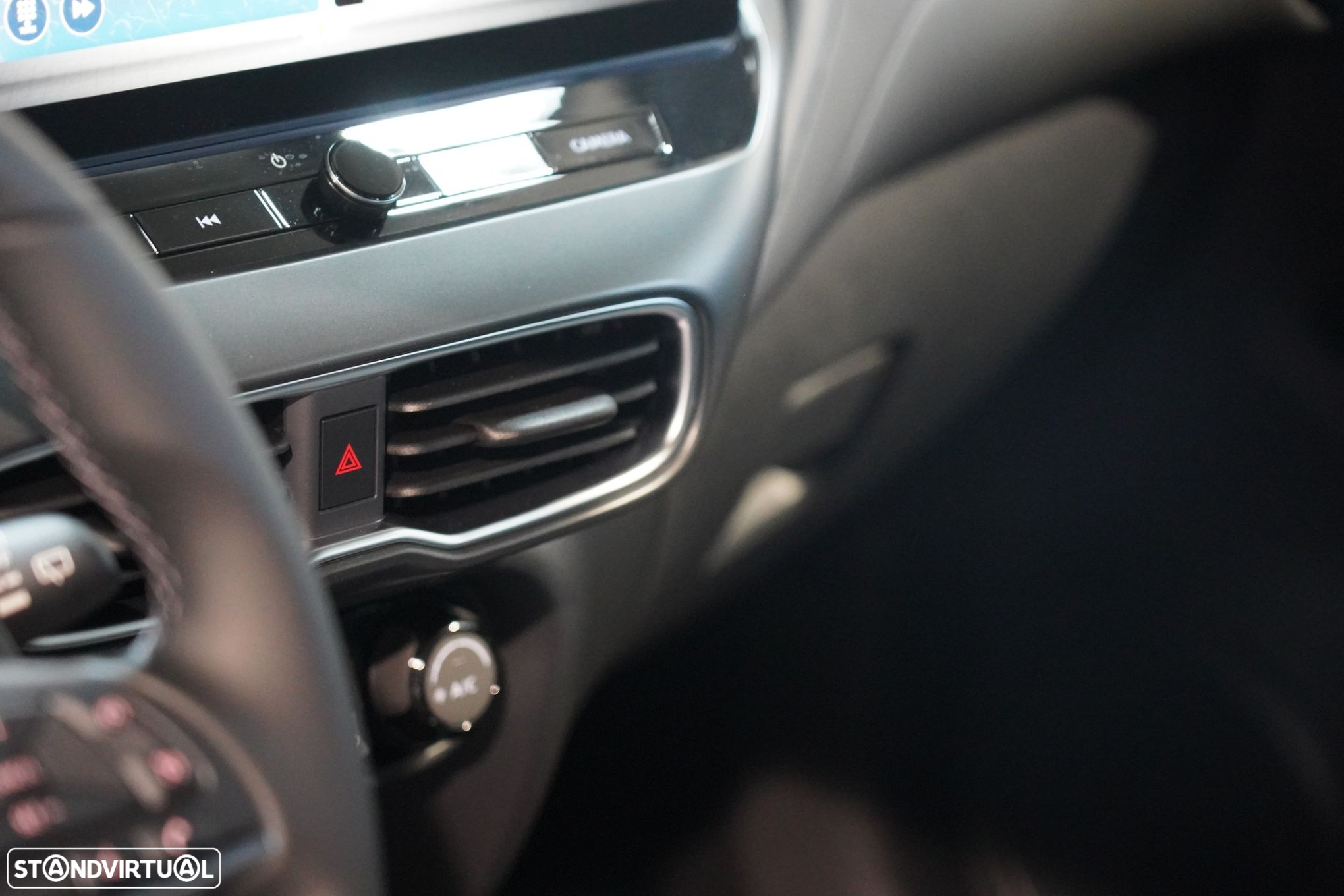 Nissan Juke 1.0 DIG-T N-Connecta DCT - 16