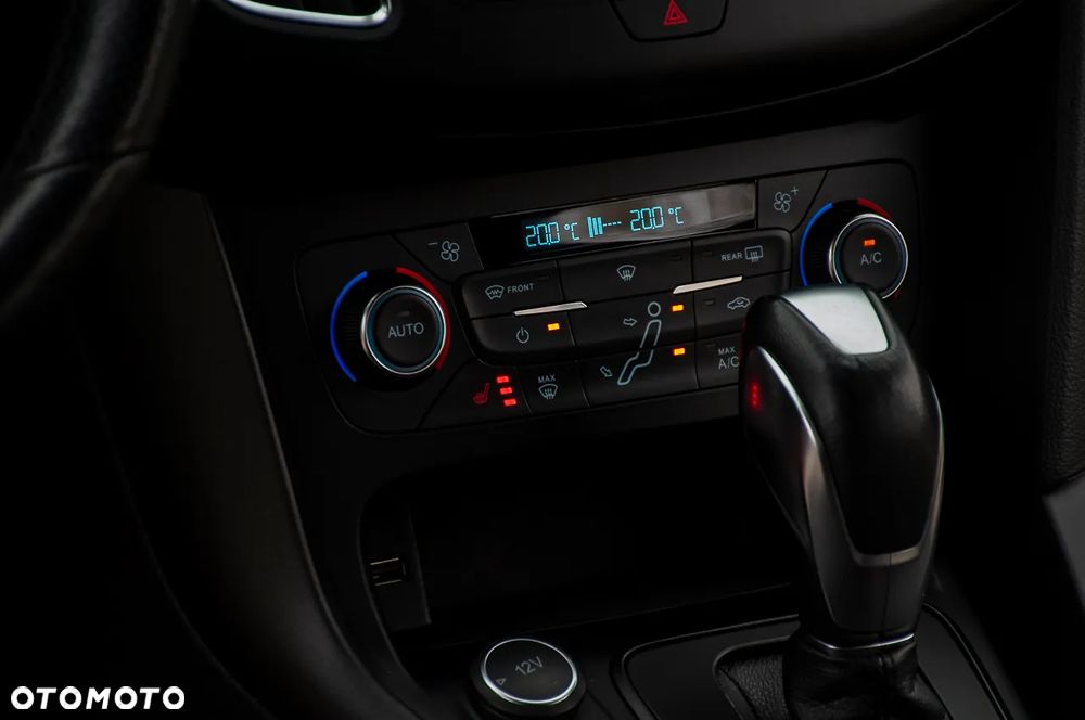 Ford Focus 1.5 EcoBoost Start-Stopp-System ST-LINE - 34