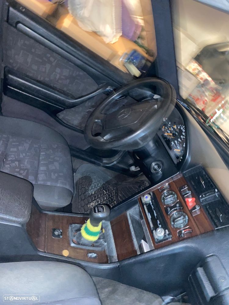 Mercedes-Benz C 220 D - 15