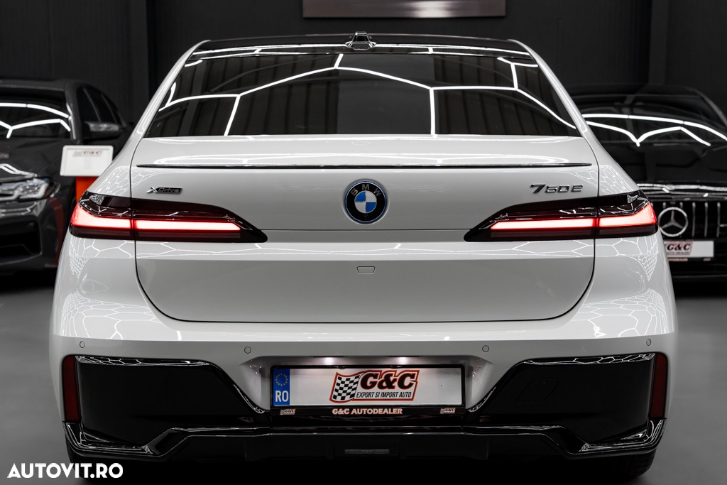 BMW Seria 7 750e xDrive AT PHEV - 27
