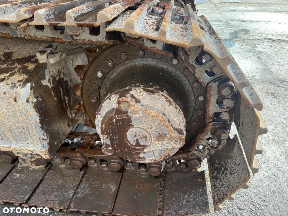 New Holland E215 - 18