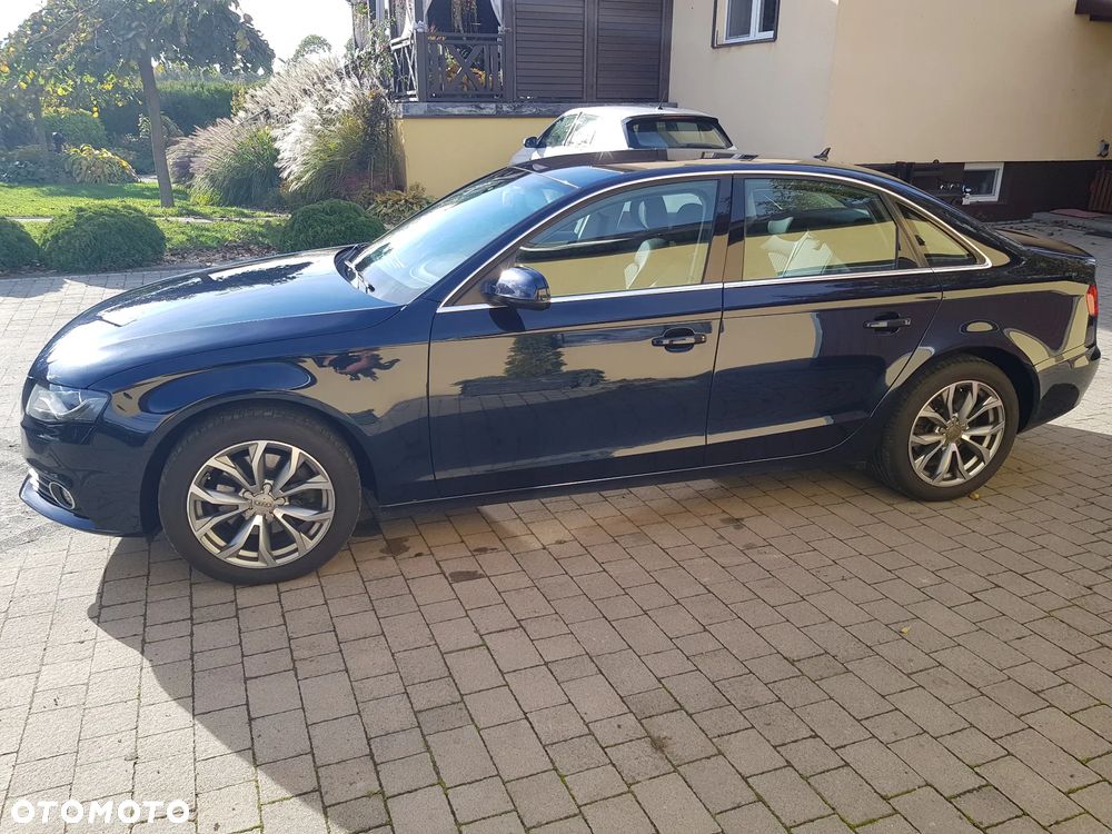 Audi A4 Limousine - 6