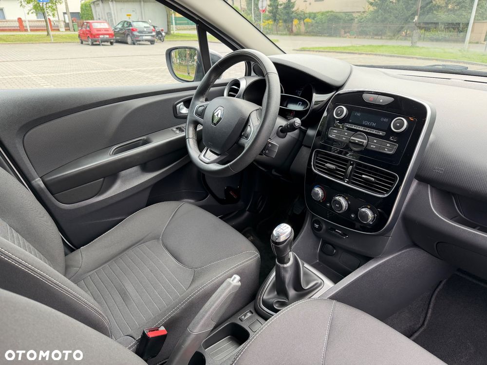 Renault Clio 1.2 16V 75 LIMITED - 6