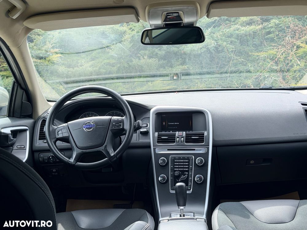 Volvo XC 60 D3 AWD Aut. Momentum - 8