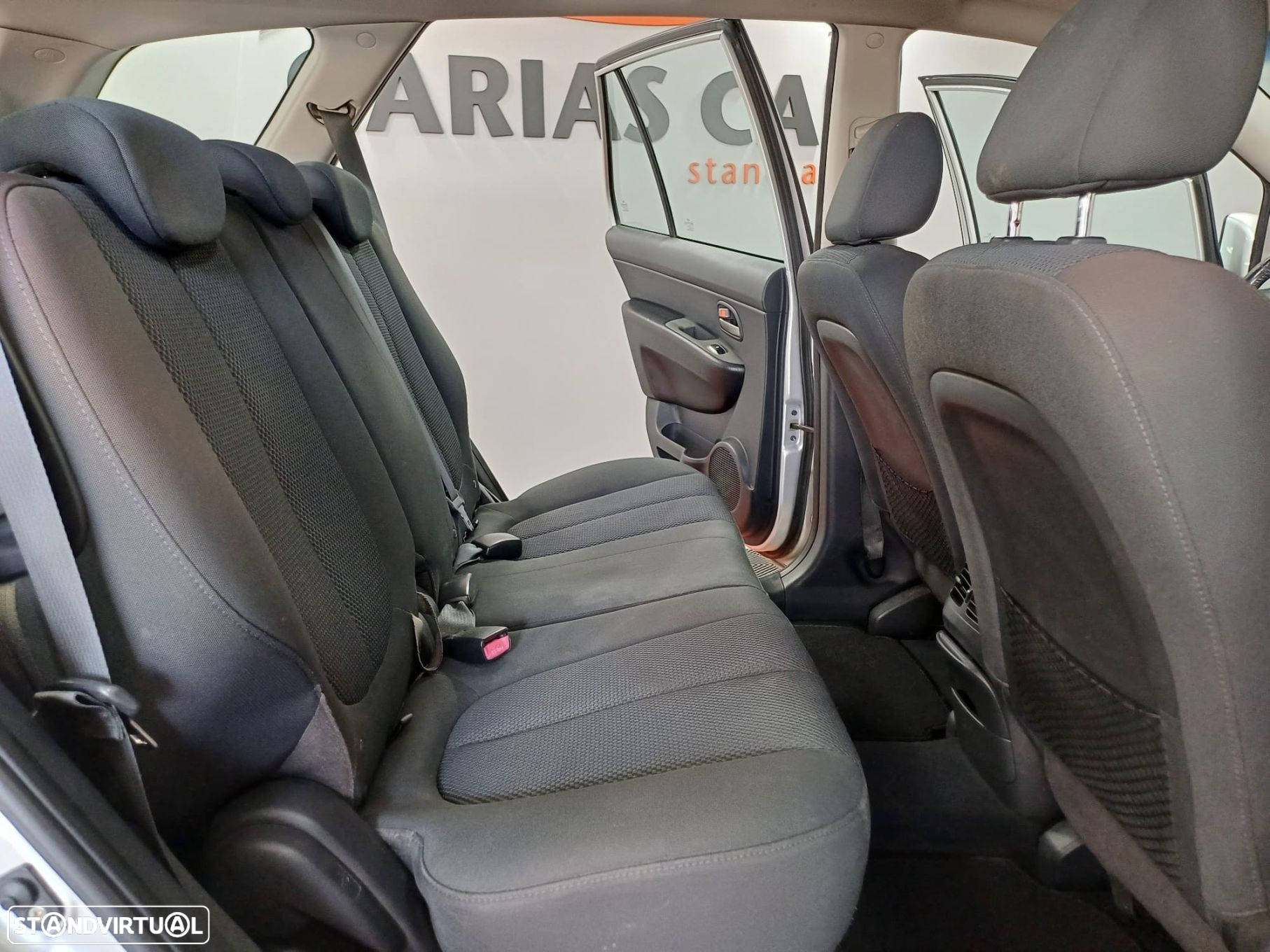 Kia Carens 2.0 CRDi EX - 13