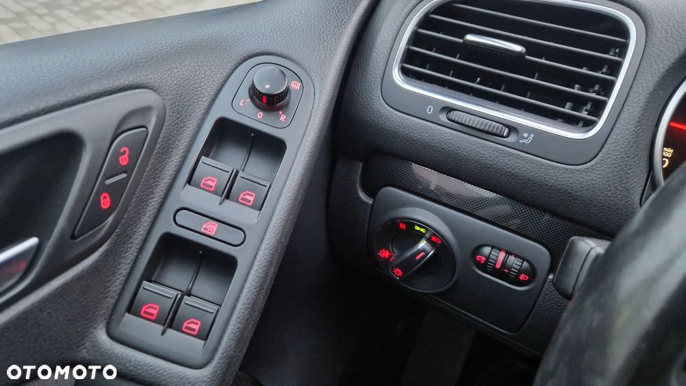 Volkswagen Golf - 33