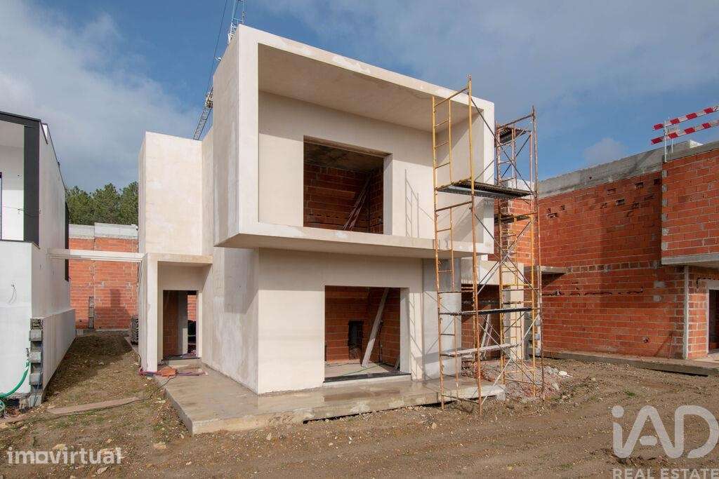Casa T4 em Maceira de 194,00 m2 - Grande imagem: 2/12