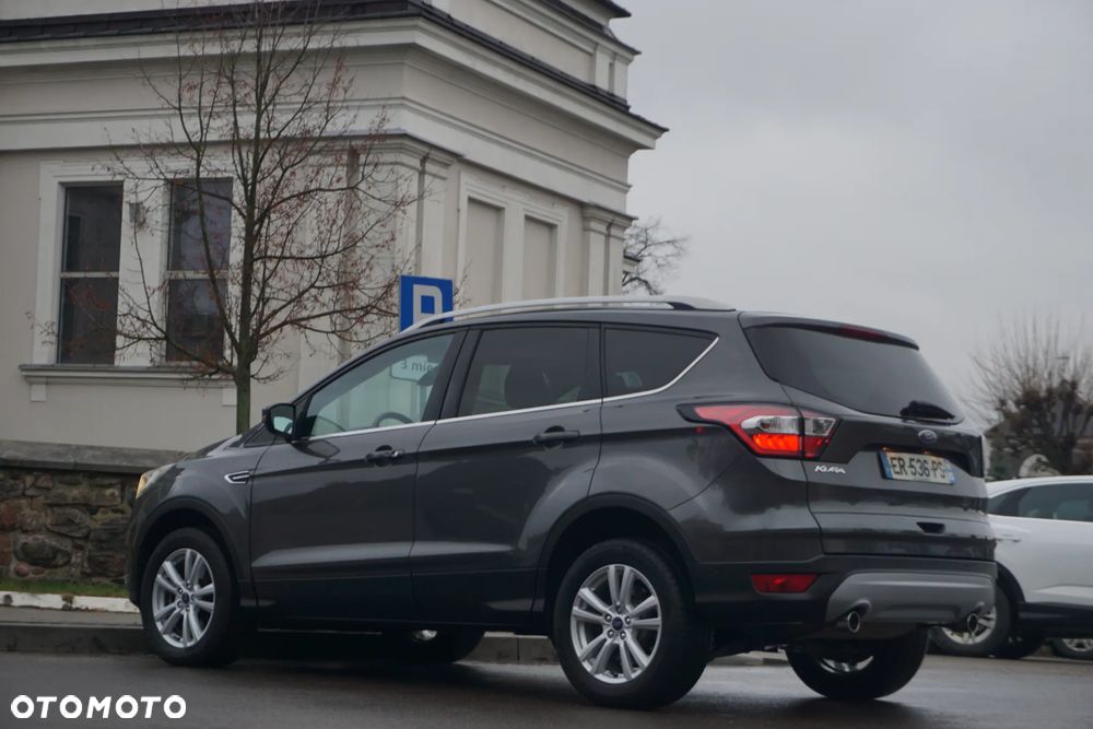Ford Kuga 2.0 TDCi 2x4 Titanium - 10