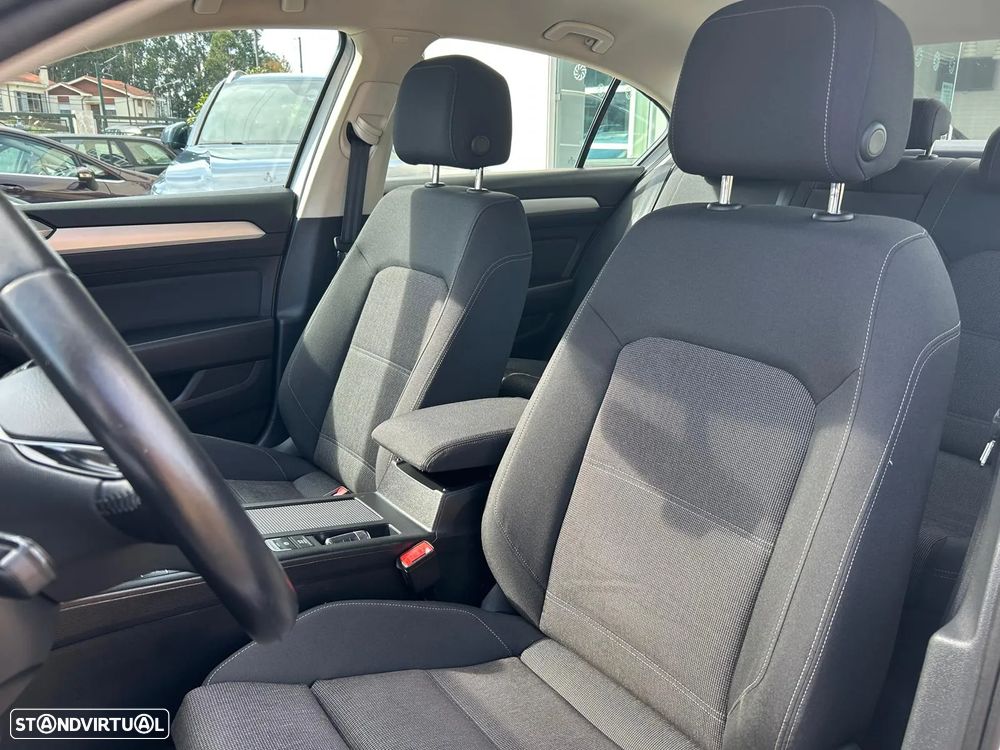 VW Passat 1.6 TDI Confortline - 14