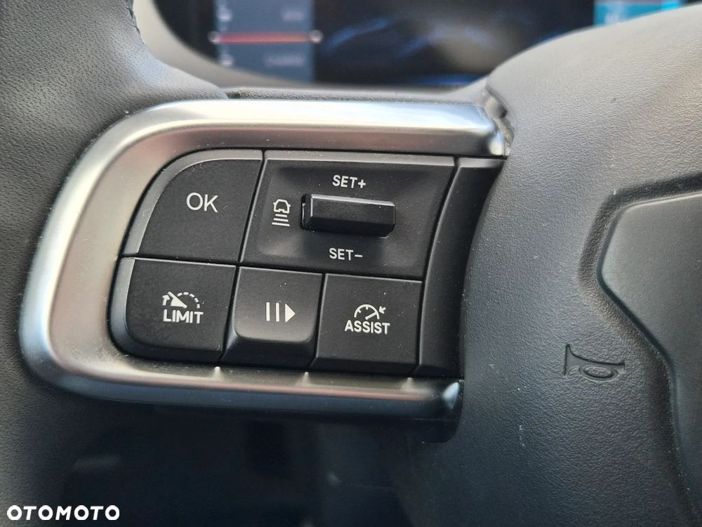 Jeep Avenger 54kWh Summit - 24