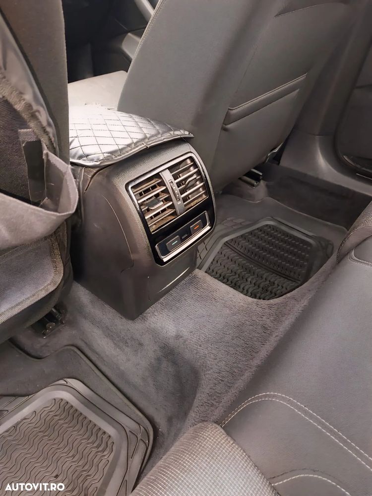 Volkswagen Passat Variant 1.6 TDI (BlueMotion Technology) DSG Comfortline - 11