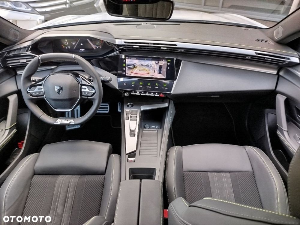 Peugeot 408 - 24