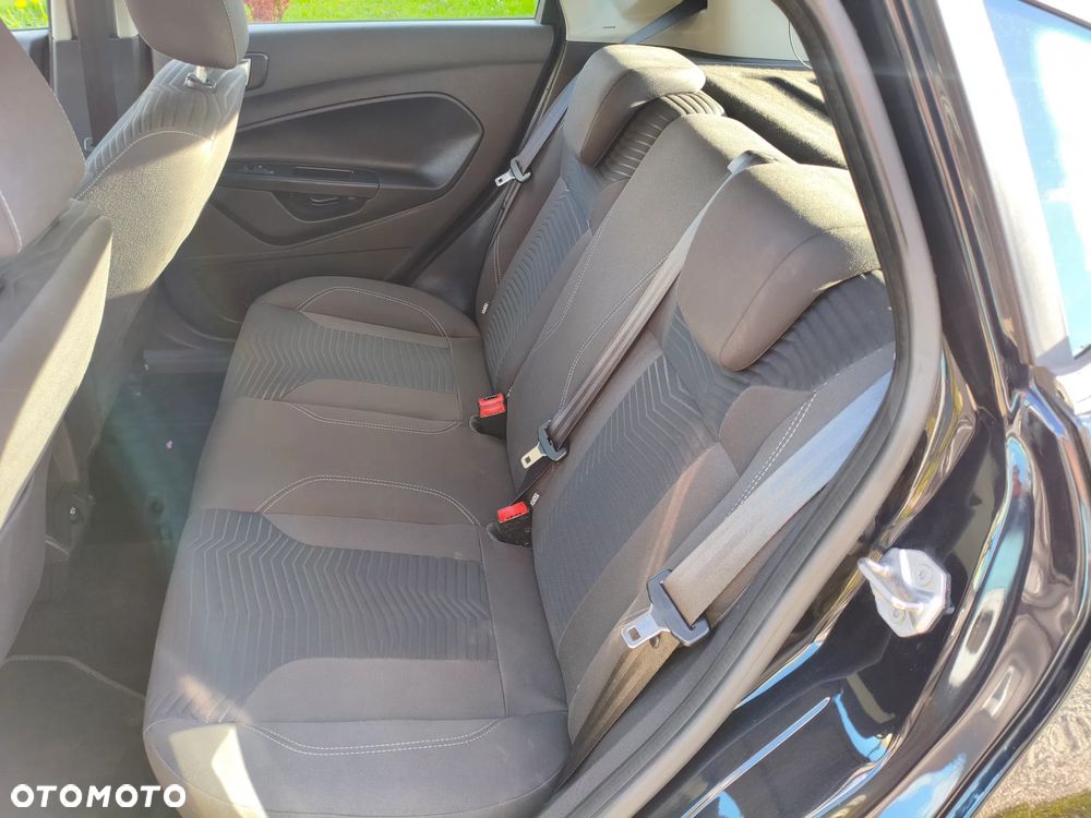 Ford Fiesta 1.6 TDCi DPF Titanium - 8