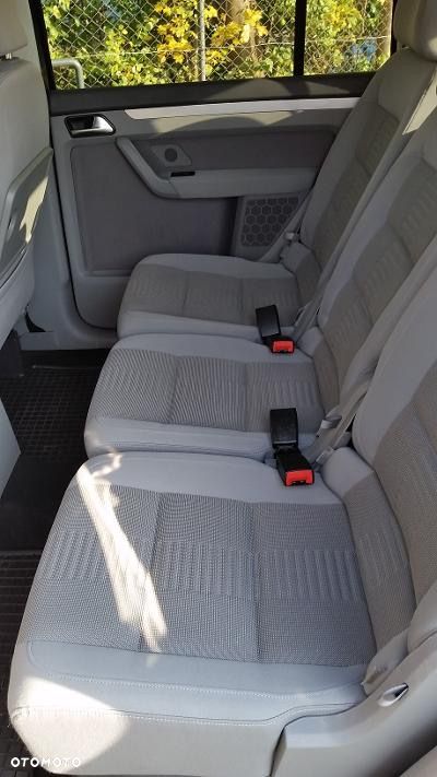 Volkswagen Touran 2.0 TDI DPF DSG Trendline - 10