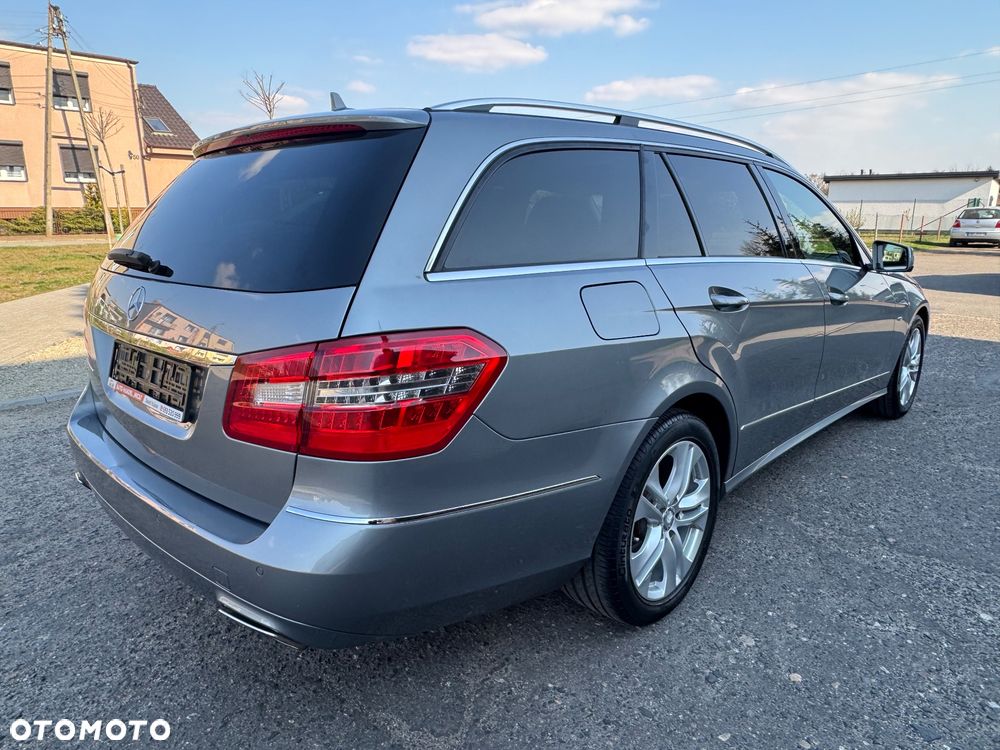 Mercedes-Benz Klasa E 200 CGI BlueEffICIENCY Avantgarde - 30