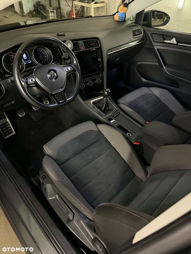 Volkswagen Golf - 17